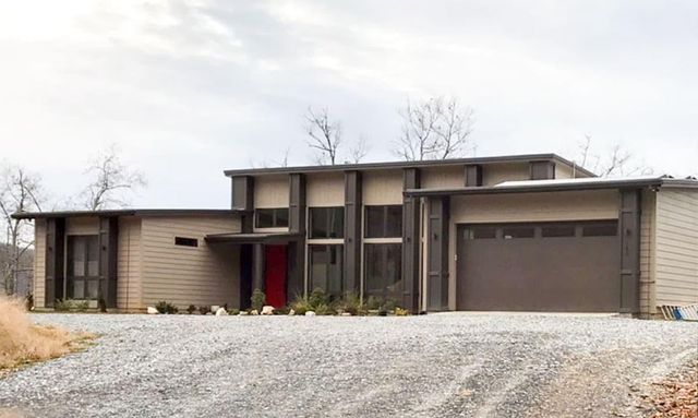 611 Hillcrest Circle, Huntsville, TX 77340