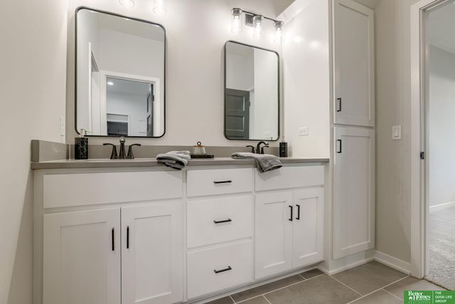 10110 Laramie Street, Papillion, NE 68046