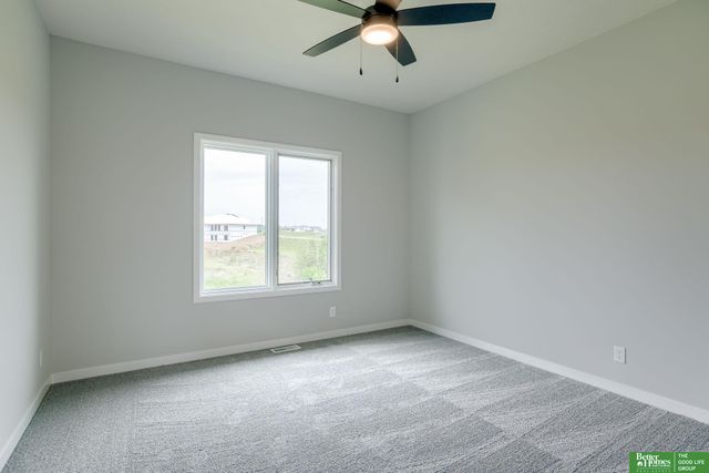 10110 Laramie Street, Papillion, NE 68046