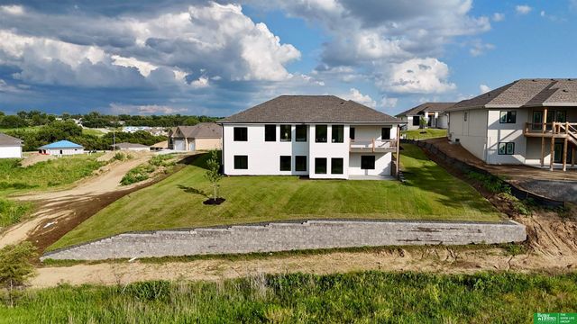 10110 Laramie Street, Papillion, NE 68046