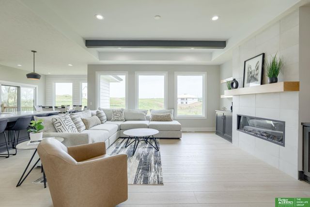 10110 Laramie Street, Papillion, NE 68046