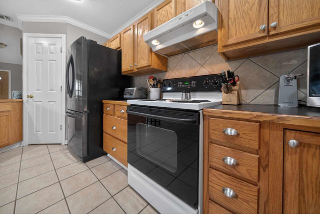 20847 Lakeview Dr, Flint, TX 75762