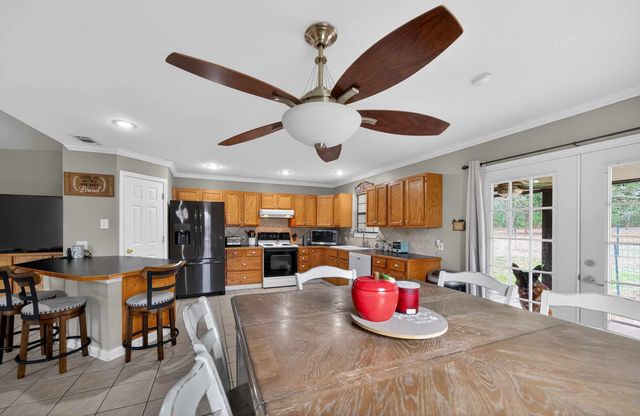 20847 Lakeview Dr, Flint, TX 75762