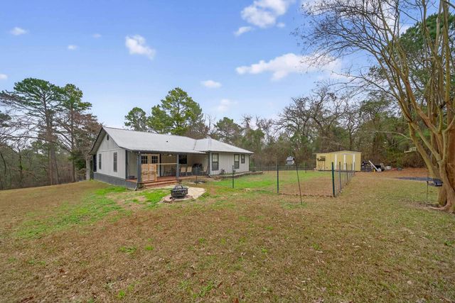 20847 Lakeview Dr, Flint, TX 75762