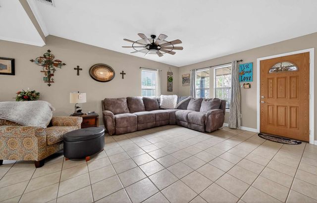 20847 Lakeview Dr, Flint, TX 75762