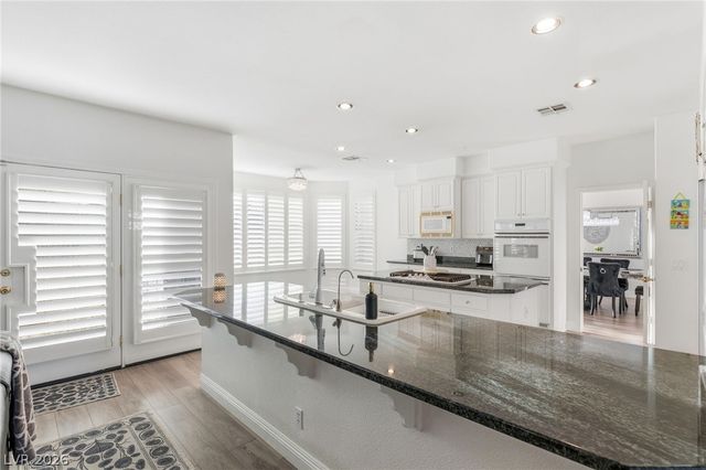 2496 Ram Crossing Way, Henderson, NV 89074