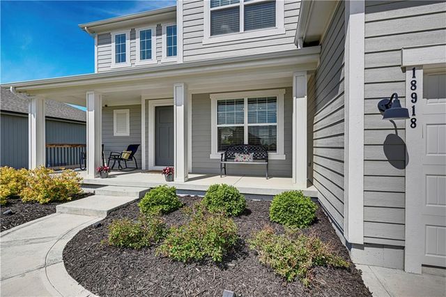 18918 Ocheltree Street, Spring Hill, KS 66083