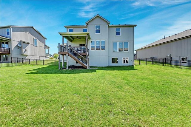 18918 Ocheltree Street, Spring Hill, KS 66083