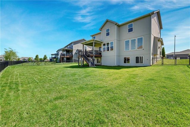 18918 Ocheltree Street, Spring Hill, KS 66083