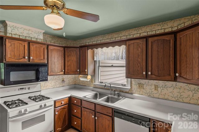 7225 Leesburg Road, Charlotte, NC 28215