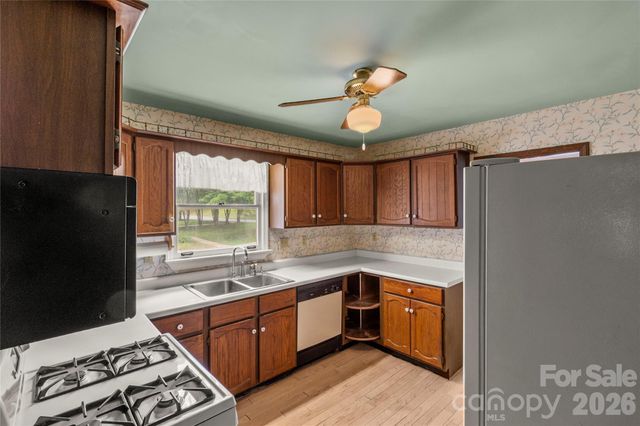 7225 Leesburg Road, Charlotte, NC 28215