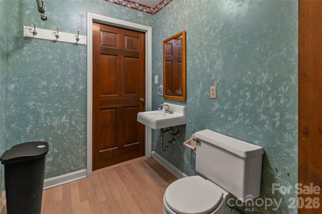 7225 Leesburg Road, Charlotte, NC 28215