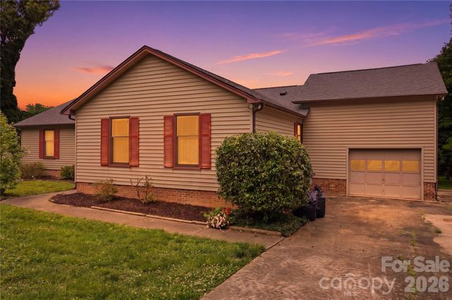 7225 Leesburg Road, Charlotte, NC 28215