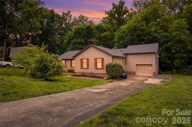 7225 Leesburg Road, Charlotte, NC 28215