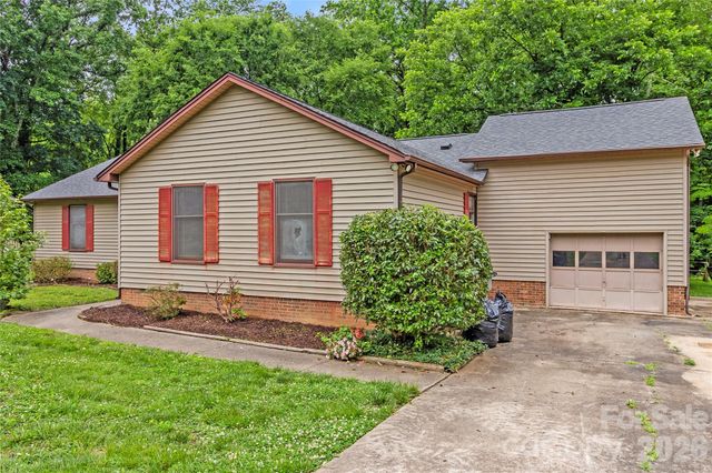 7225 Leesburg Road, Charlotte, NC 28215