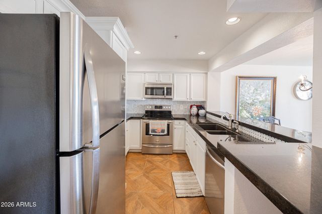 10080 E MOUNTAINVIEW LAKE Drive 367, Scottsdale, AZ 85258