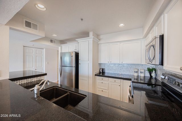 10080 E MOUNTAINVIEW LAKE Drive 367, Scottsdale, AZ 85258