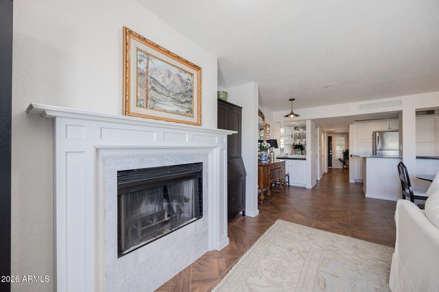 10080 E MOUNTAINVIEW LAKE Drive 367, Scottsdale, AZ 85258