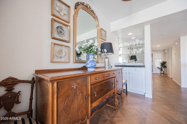 10080 E MOUNTAINVIEW LAKE Drive 367, Scottsdale, AZ 85258