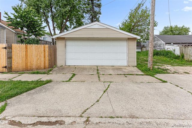 1473 Empire Avenue, Lincoln Park, MI 48146