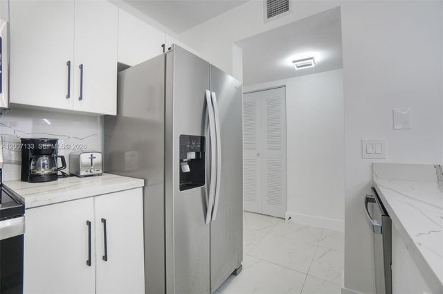 1200 Brickell Bay Dr 1907, Miami, FL 33131