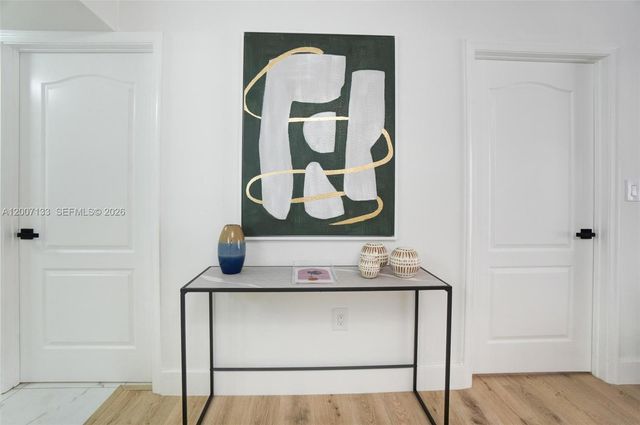 1200 Brickell Bay Dr 1907, Miami, FL 33131