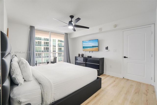 1200 Brickell Bay Dr 1907, Miami, FL 33131