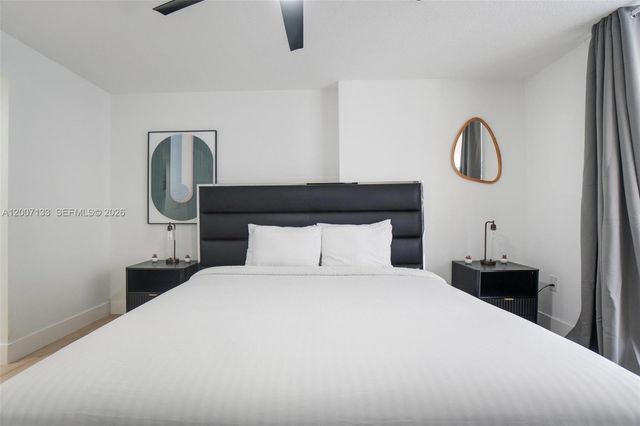 1200 Brickell Bay Dr 1907, Miami, FL 33131