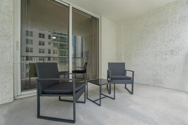 1200 Brickell Bay Dr 1907, Miami, FL 33131