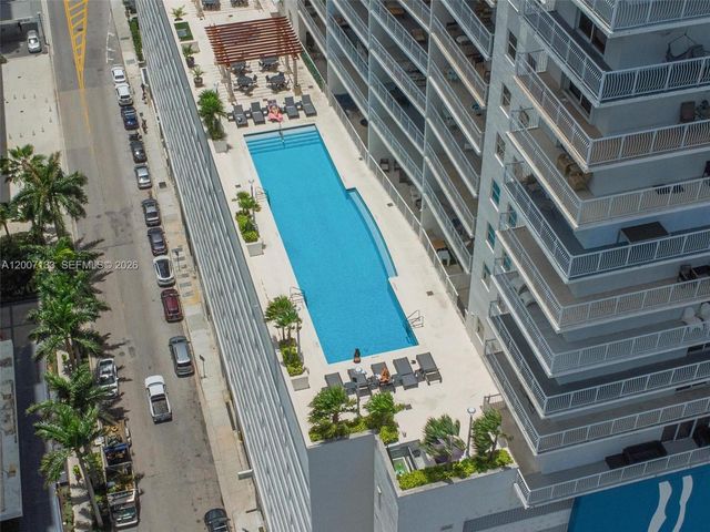 1200 Brickell Bay Dr 1907, Miami, FL 33131