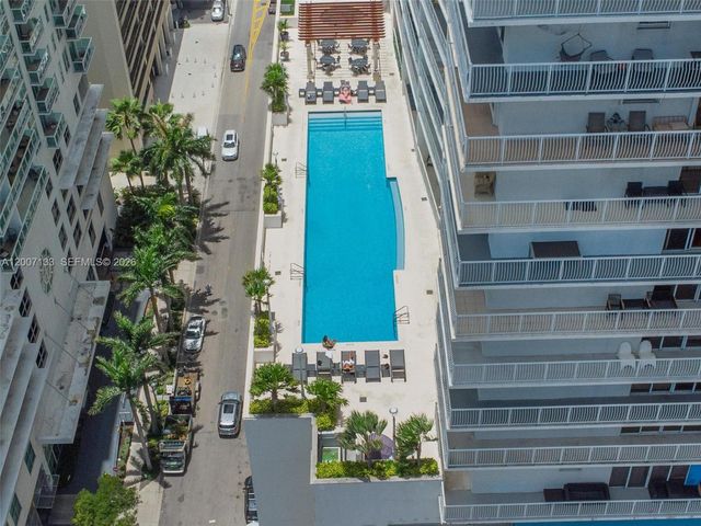 1200 Brickell Bay Dr 1907, Miami, FL 33131