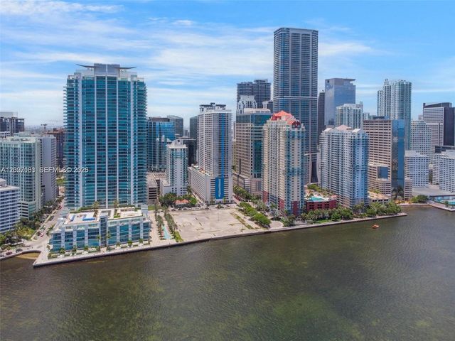 1200 Brickell Bay Dr 1907, Miami, FL 33131