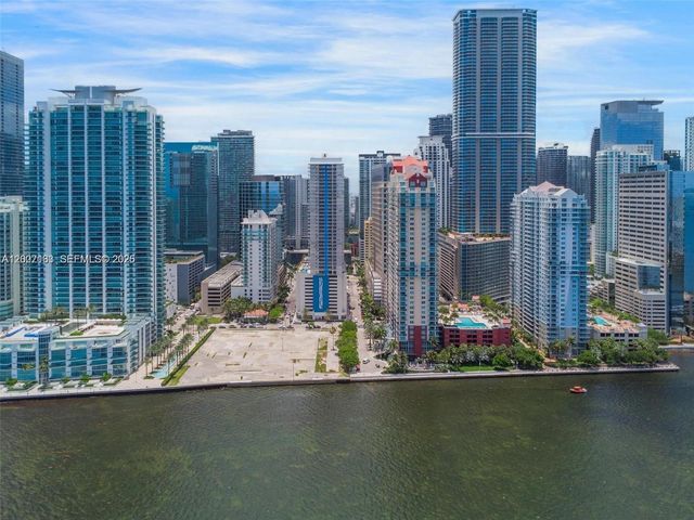 1200 Brickell Bay Dr 1907, Miami, FL 33131