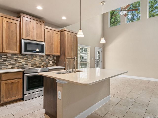 120 Dover Downs, Boerne, TX 78006