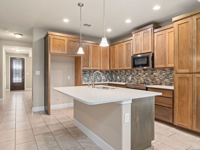 120 Dover Downs, Boerne, TX 78006
