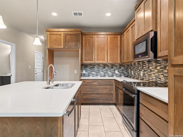 120 Dover Downs, Boerne, TX 78006