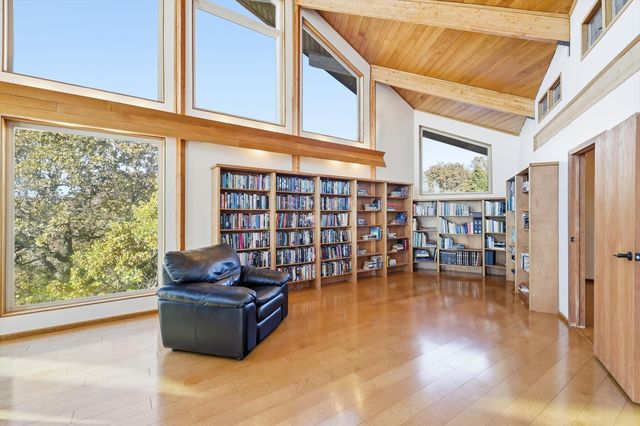 640 Diamond Point Drive, Oak Point, TX 75068