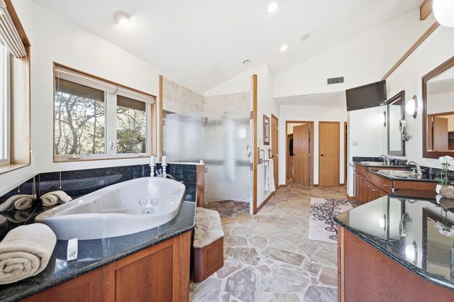 640 Diamond Point Drive, Oak Point, TX 75068