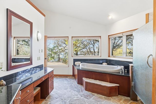 640 Diamond Point Drive, Oak Point, TX 75068