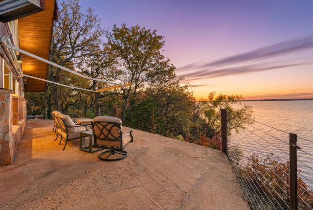 640 Diamond Point Drive, Oak Point, TX 75068