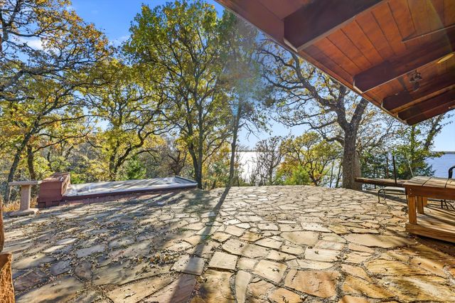 640 Diamond Point Drive, Oak Point, TX 75068