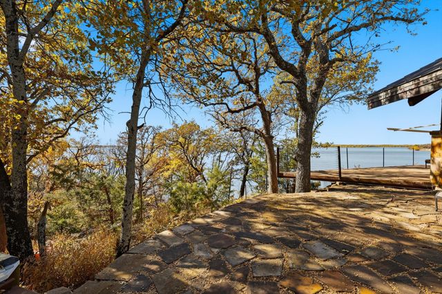 640 Diamond Point Drive, Oak Point, TX 75068