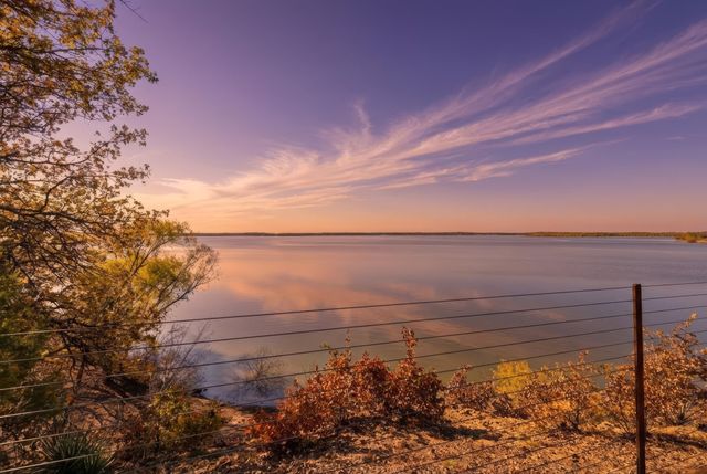 640 Diamond Point Drive, Oak Point, TX 75068