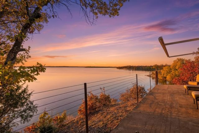 640 Diamond Point Drive, Oak Point, TX 75068