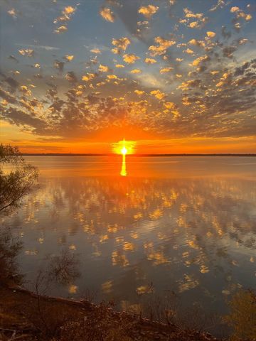 640 Diamond Point Drive, Oak Point, TX 75068