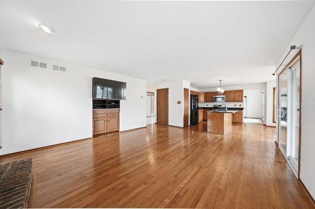 2697 W 85th Avenue, Merrillville, IN 46410