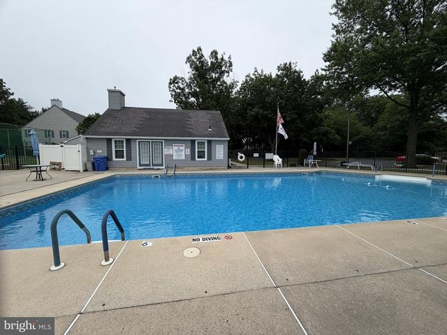 728 WESTFIELD DR, Cinnaminson, NJ 08077