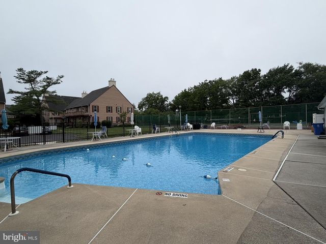 728 WESTFIELD DR, Cinnaminson, NJ 08077