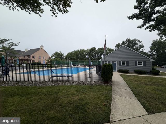 728 WESTFIELD DR, Cinnaminson, NJ 08077