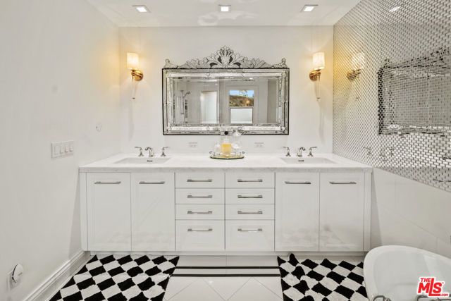 1455 Rising Glen, Los Angeles, CA 90069